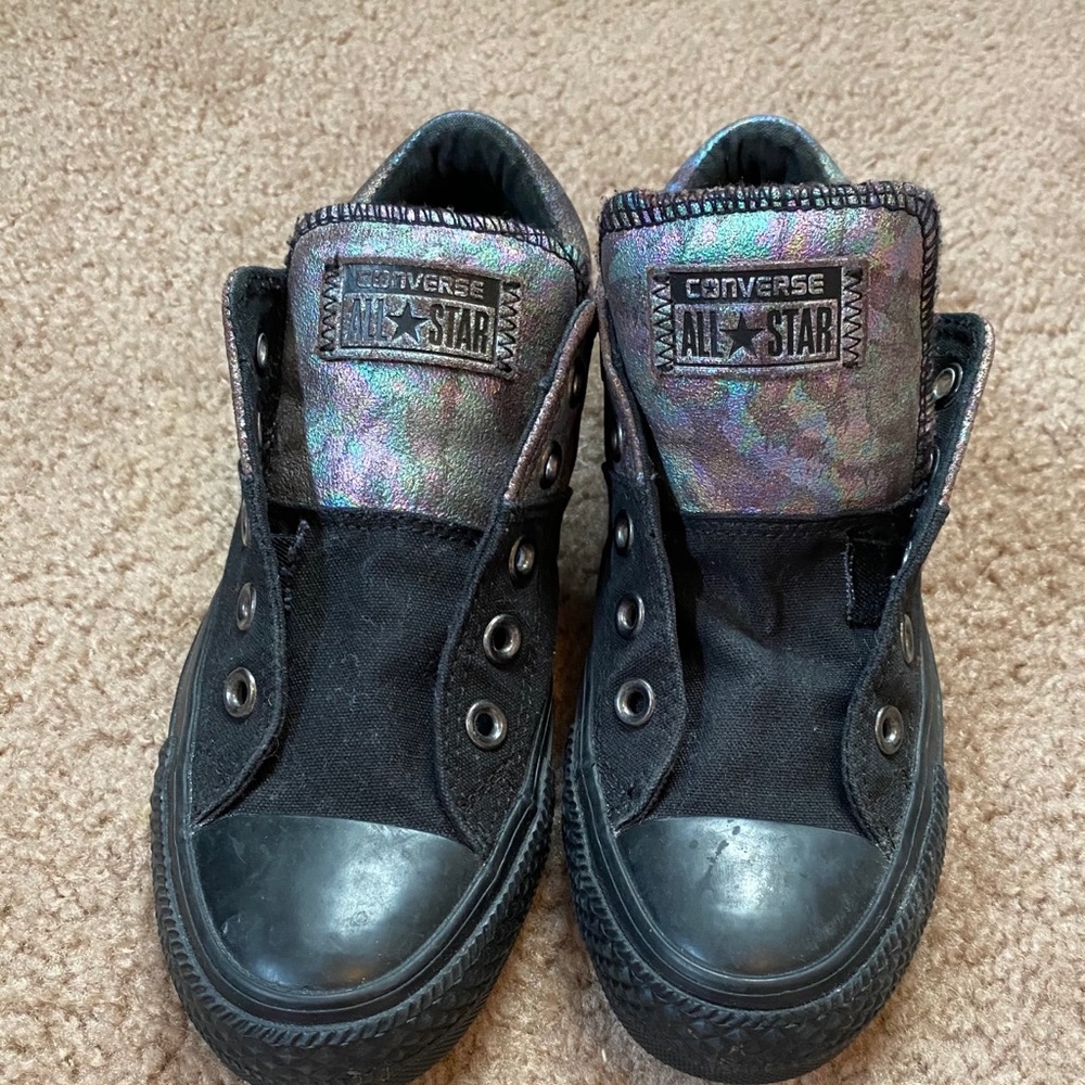 Converse sneakers size 6 kids